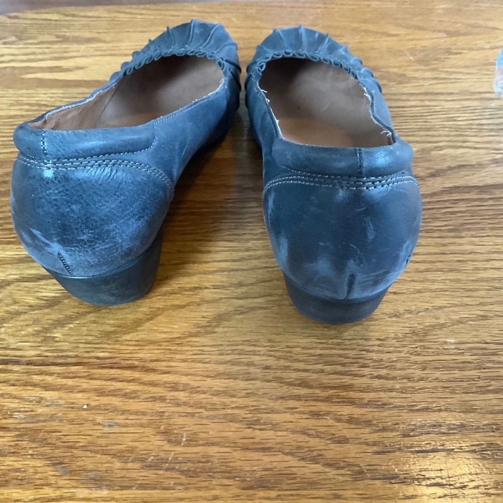 Taos Calypso‎ Pumps Women 8 Blue Gray Leather Pleated Toe Low Block Heel - Picture 6 of 8